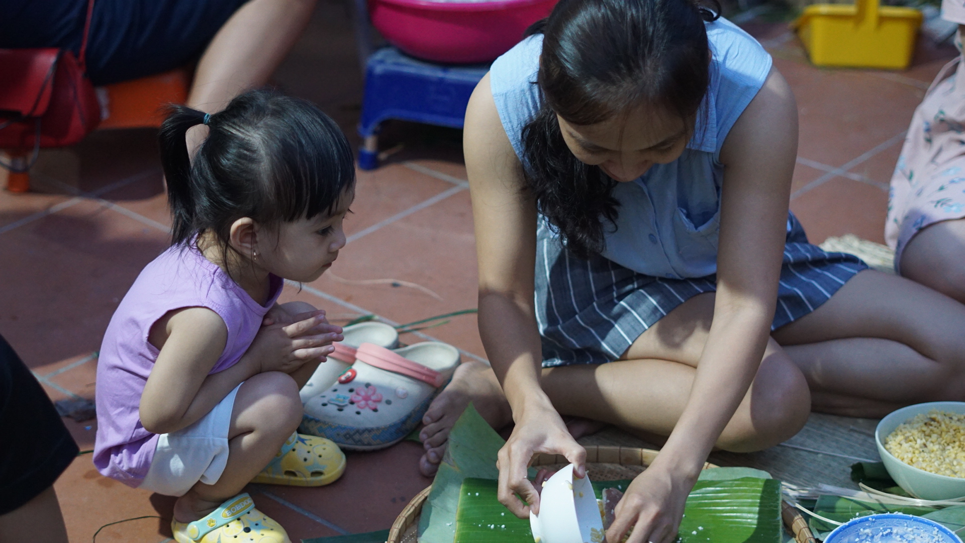 mầm non quận 7 làm bánh chưng tết