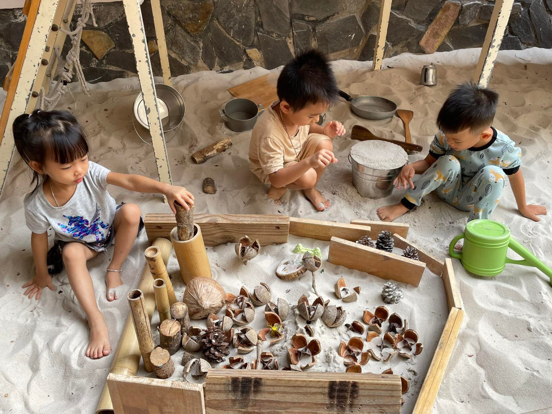 cac-ban-nho-choi-san-cat